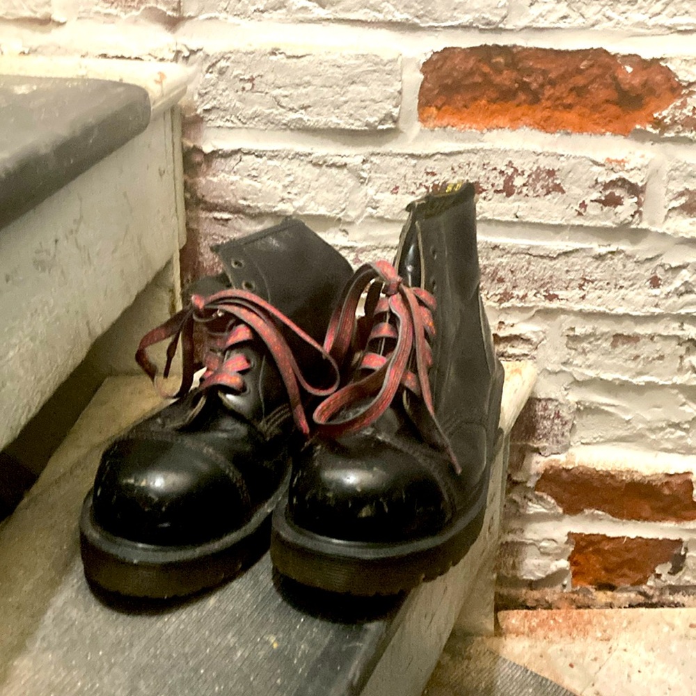 Size 9 steel toe platform womens doc martens